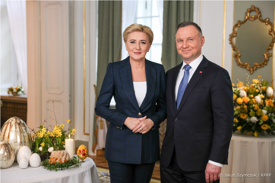 Президентське подружжя привітало поляків і українців у Польщі із Великоднем