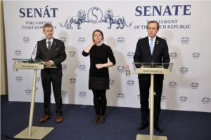 Голови Сенатів Польщі та Чехії закликали надати Україні важке озброєння