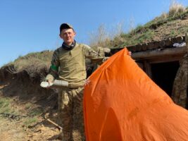 Як посадити ворожий безпілотник маючи під рукою лише 5,45? Треба вміти стріляти (відео) Як посадити ворожий безпілотник маючи під рукою лише 5,45? Треба вміти стріляти (відео)