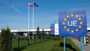 Українці масово повертаються на батьківщину з Польщі. Відомі причини (ВІДЕО)