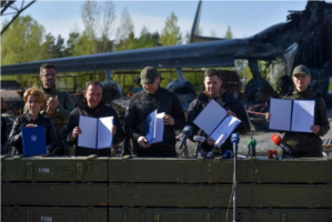 Голова МВС Камінський зустрівся в Гостомелі з Денисом Монастирським