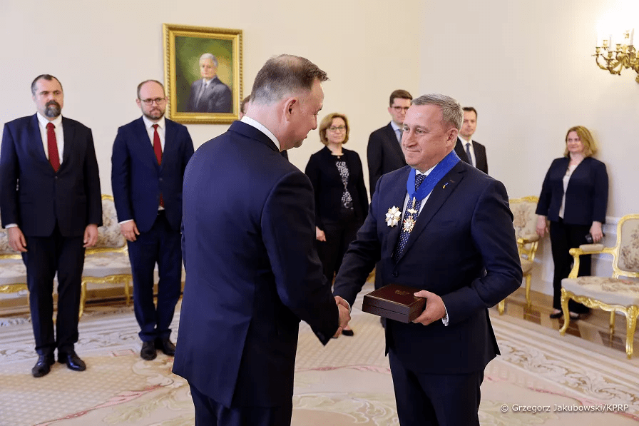 Президент Польщі нагородив Андрія Дещицю Орденом “За заслуги перед Польщею”
