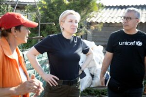 Разом з ООН та UNICEF відвідали села на Київщині, які постраждали під час боїв та окупації Разом з ООН та UNICEF відвідали села на Київщині, які постраждали під час боїв та окупації