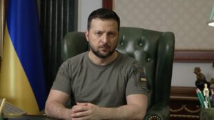 Президент України провів нараду щодо теракту окупантів в Оленівці, за результатами якої ухвалено спільну заяву представників силових структур та омбудсмена Президент України провів нараду щодо теракту окупантів в Оленівці, за результатами якої ухвалено спільну заяву представників силових структур та омбудсмена