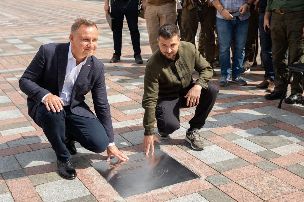 Volodymyr Zelenskyy and Andrzej Duda opened the Walk of the Brave in Kyiv, where true friends of our state will be honored