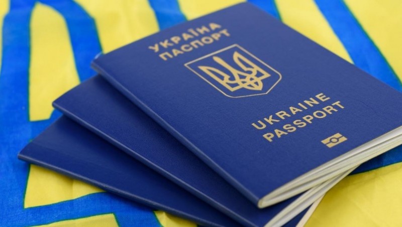 Увага! ДП "Документ" почало оформлювати паспорти українцям у Кракові. Скільки коштує, перелік документів
