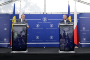 Глава МЗС Польщі: Україну надалі треба зміцнювати і розширювати санкції проти РФ Глава МЗС Польщі: Україну надалі треба зміцнювати і розширювати санкції проти РФ