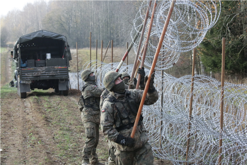 У Польщі тривають роботи із встановлення огорожі на кордоні з Калінінградською областю