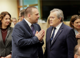 Пьотр Ґлінський розкритикував деякі країни ЄС за недостатню допомогу Україні Пьотр Ґлінський розкритикував деякі країни ЄС за недостатню допомогу Україні