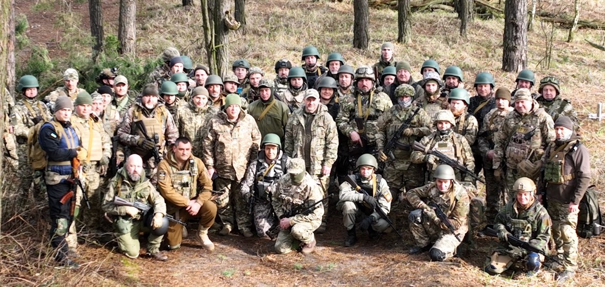 Постійні вишколи - запорука перемог. Пірнівські добровольці знов і знов шліфують власні навички (відео)