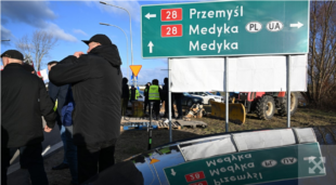 Polish farmers suspend protest at Ukraine border