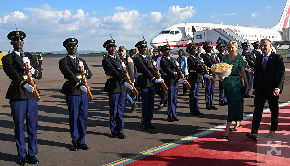 Президент Польши начал двухдневный визит в Руанду