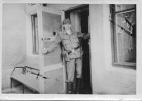 На цій фотографії я ще не чув такого слова «кібербезпека»