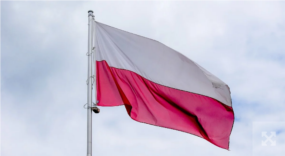 Millions of Polish students sing national anthem ahead of Independence Day