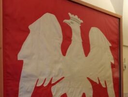 На фото прапор з корабля, поява якого лише далеко на горизонті змусила напружитися цілу Російську імперію у 1864 році