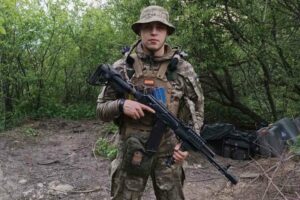 Коли війна забирає від нас Героя, памʼять про нього стає частиною серця нації