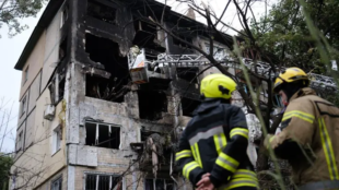 Загиблі діти та десятки поранених: РФ знову обстріляла Україну
