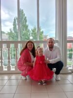 Донечка спить, а я шепочу йому: повертайся
