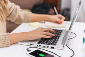 Портали з вакансіями для українців у Польщі