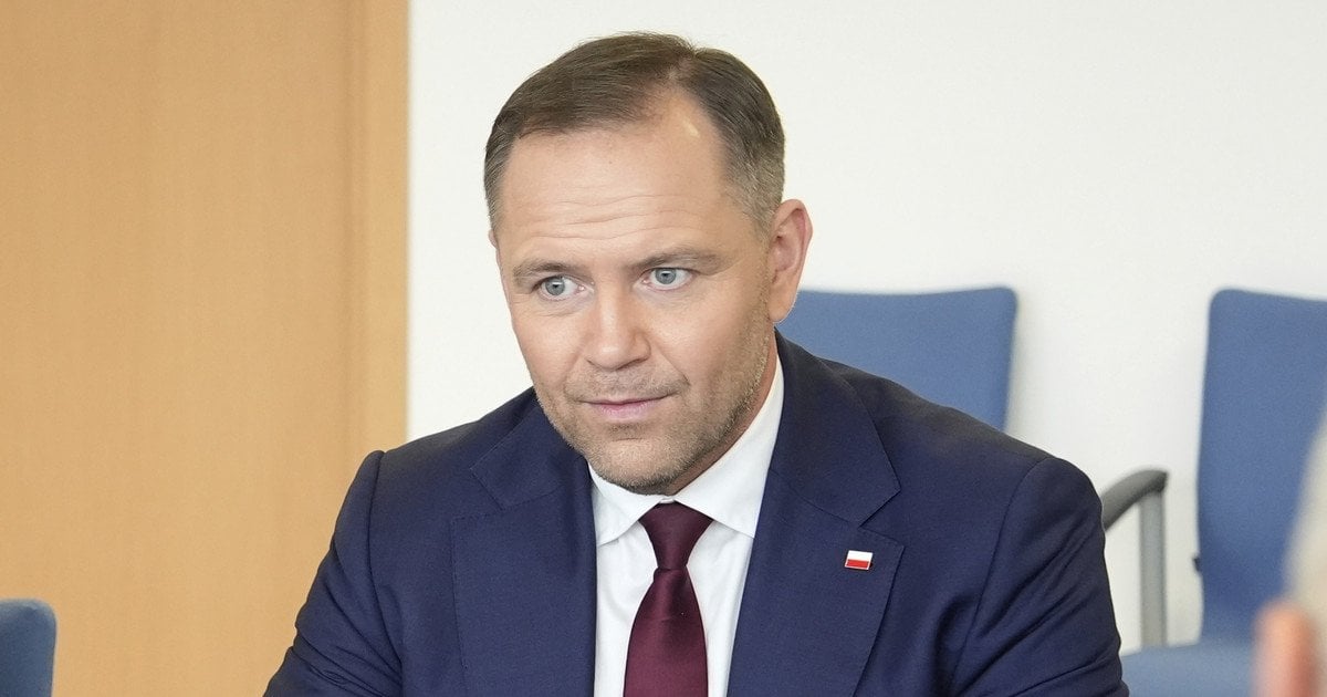 Польща припиняє допомогу українським