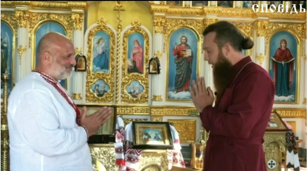 Олег Володарський: «Священик і Матінка. У цій християнській сім’ї стільки Вчинків, як сходинок до Бога, якими їм належить пройти...»