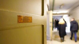 Майже 150 муніципальних будівель у столиці Латвії обладнають укриттями