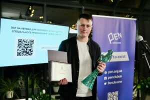 Письменник і ветеран Артур Дронь здобув премію ім. Шевельова за книгу «Гемінґвей нічого не знає»