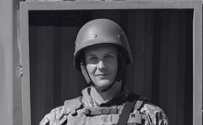 На Київщині прощаються з загиблим на фронті бойовим медиком Максимом Шияновим