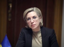 Зустрілася з Райлі Барнсом, помічником Державного секретаря США з питань демократії, прав людини та праці