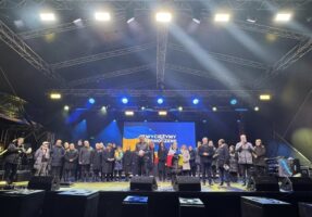 У центрі Варшави відбулася багатотисячна акція на підтримку України