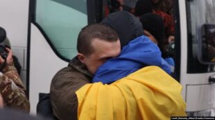 В Україну в рамках 71-го обміну полоненими повернулися 157 військових і цивільних – штаб