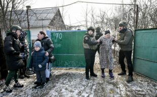 Рада дозволила евакуйовувати дітей із зон бойових дій без згоди їхніх батьків