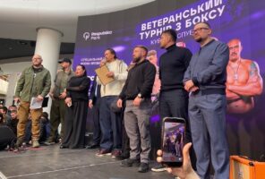 У Києві відбувся ветеранський турнір з боксу. На ньому був присутній Усик