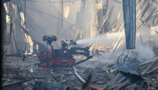 Російська диверсія: Польща висунула звинувачення у підпалі ТЦ у Варшаві п’ятьом підозрюваним