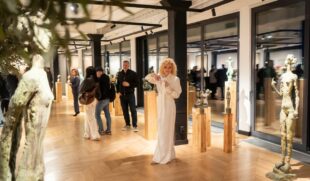 У Києві запрацювала оновлена Art Ukraine Gallery з виставкою Олександра Сухоліта «Мій Едем»
