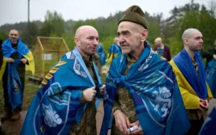 Новий обмін полоненими: додому повернулися 205 українських військових – Зеленський