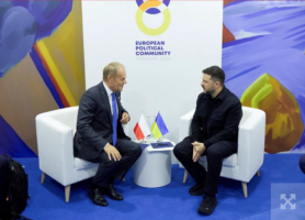 Туск обговорив із Зеленським питання України на саміті в Єревані