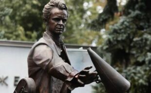 Національна кіностудія імені Олександра Довженка в Києві постраждала через атаку рф