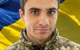 У Броварах «на щиті» повернувся солдат Андрій Бездольний