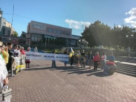 Білі стрічки пам’яті: в Обухові вшанували українців, закатованих і загиблих у російському полоні
