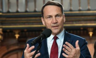 Польща розраховує на постійну американську базу на своїй території - Сікорський